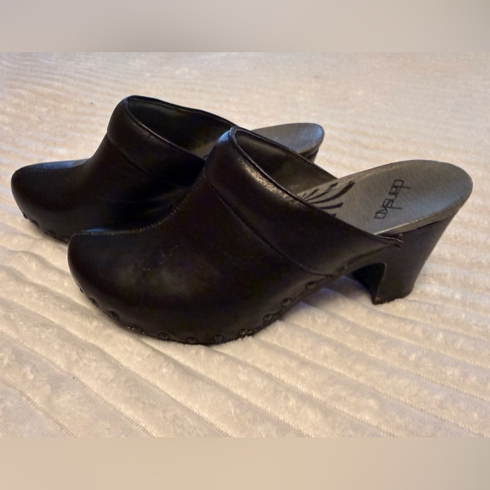 Dansko Women's Classic Black Leather Mules - Picture 3 of 6